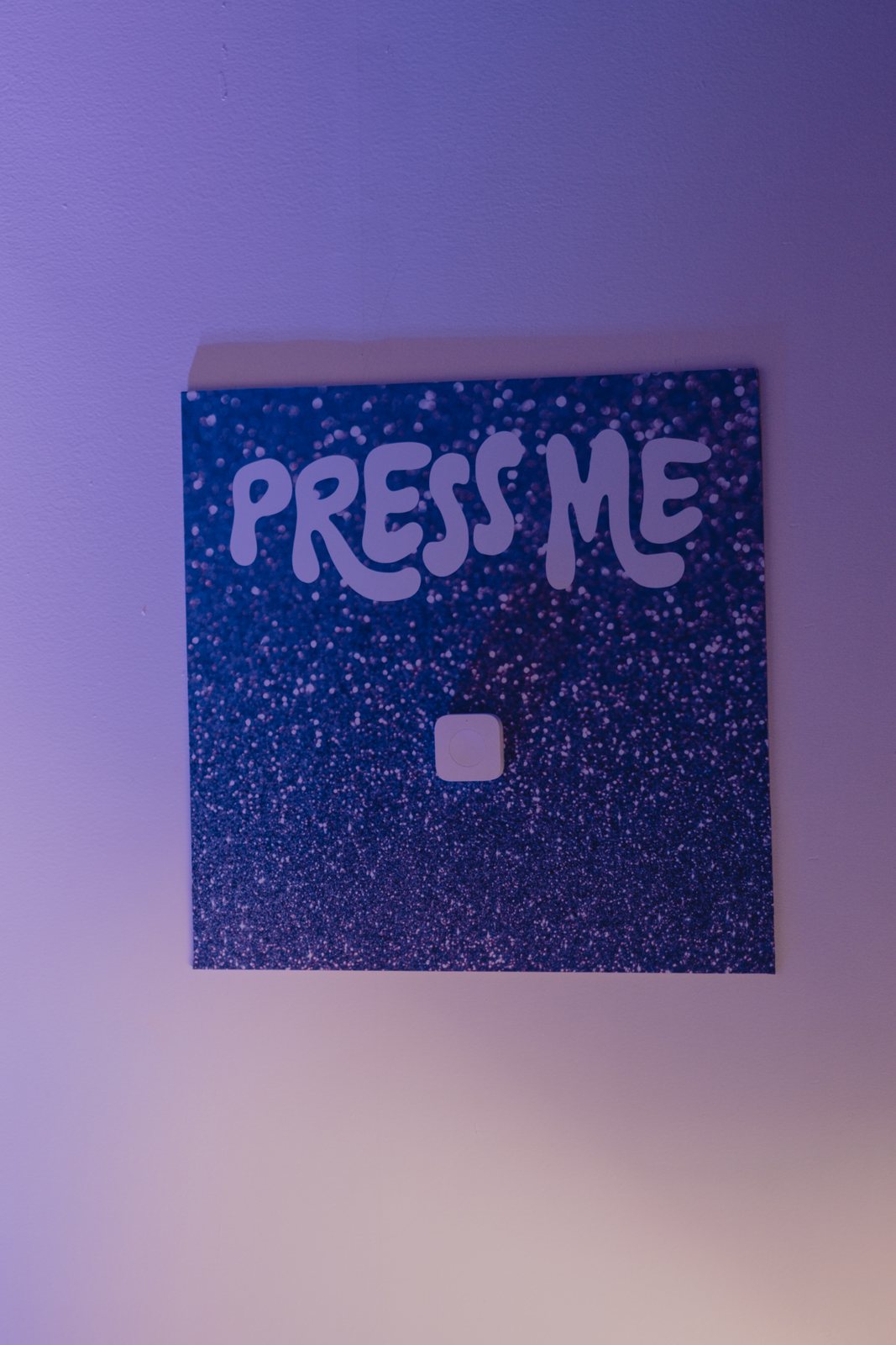 A glitter Press me button